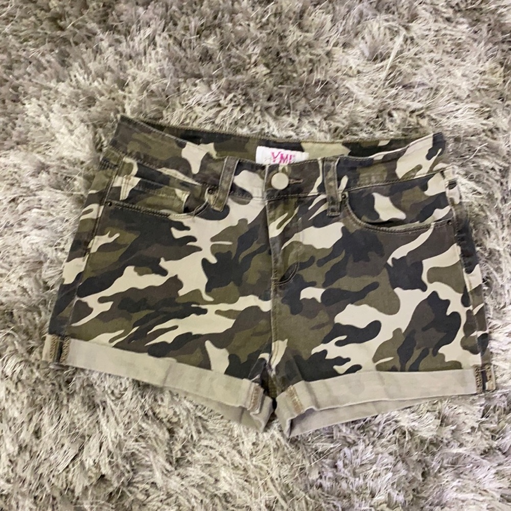 3/15$ YMI size 5 camo shorts